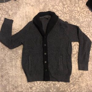 📦 Banana Republic Sweater